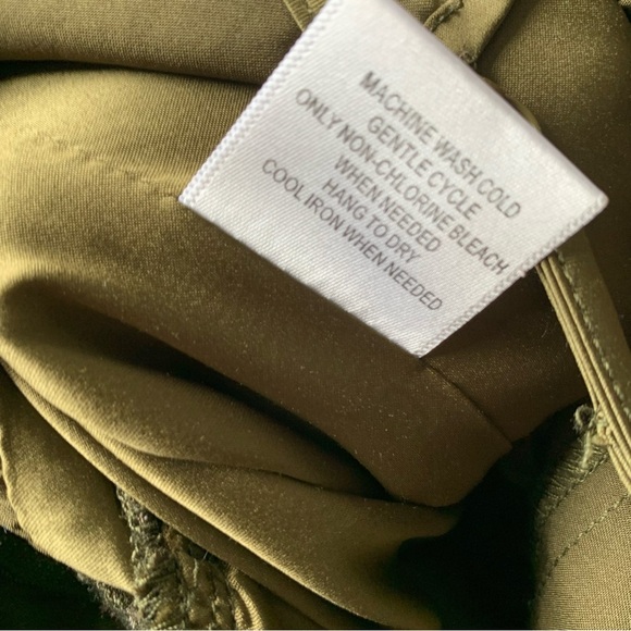 ModCloth army green chiffon jumpsuit with peach trim and flutter sleeves. Size L - Picture 6 of 15